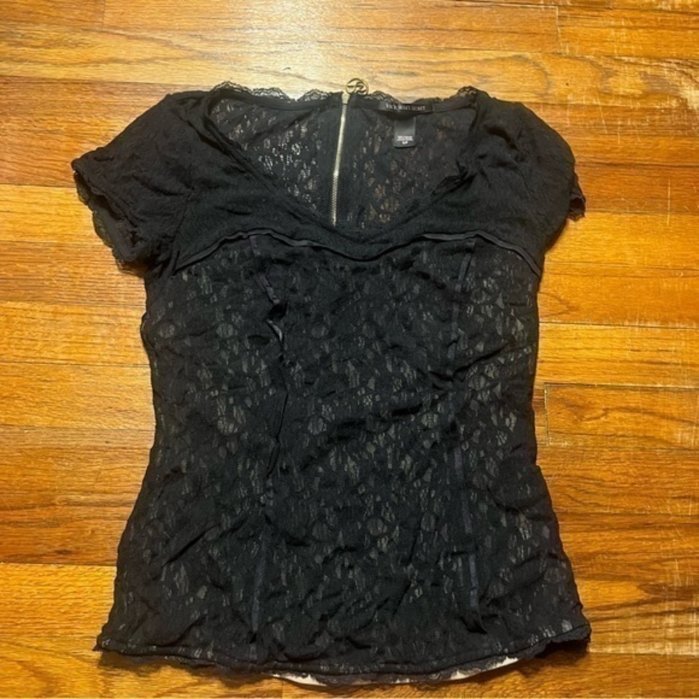 Victoria’s Secret woman’s top